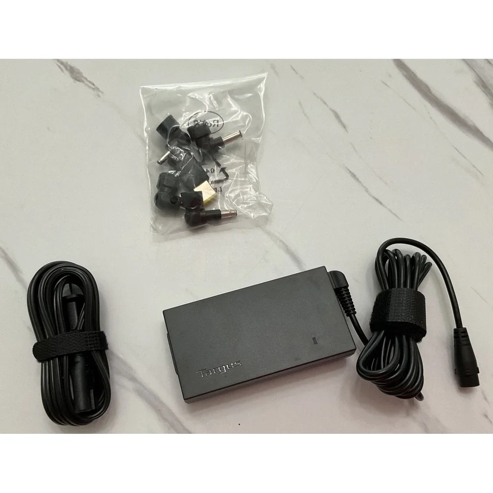 Targus APA92US 65W Universal AC Adapter Laptop Charger with Multi Tips Black
